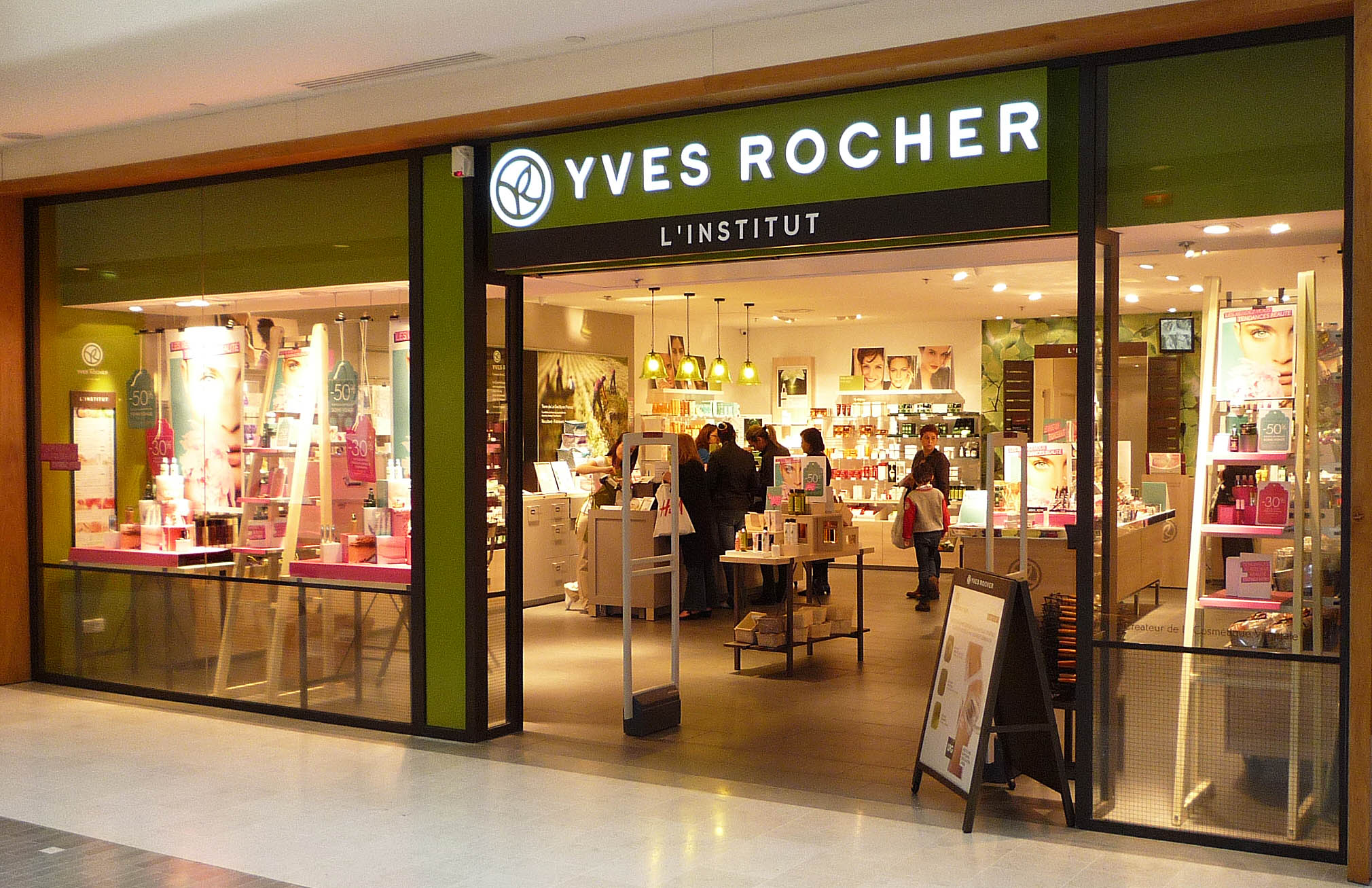 Carte cadeau de $100 chez Yves Rocher à remporter ! - Quebec Rabais